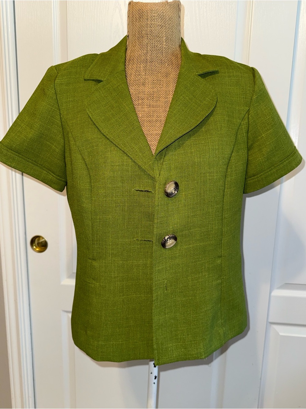 Studio Y Olive Green Short-Sleeve Cropped Blazer vintage